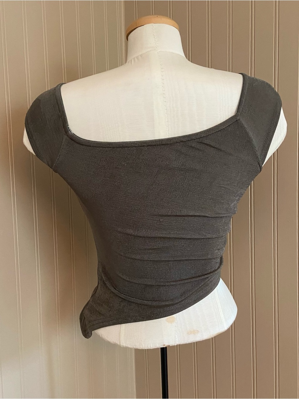 Edikted Grey Silver Asymmetrical Slinky Cropped Tank Top Women’s XS - Picture 5 of 7